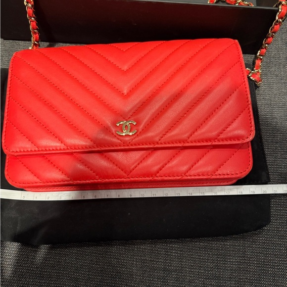 Chanel Red Chevron Wallet on Chain (WOC) - Picture 11 of 13